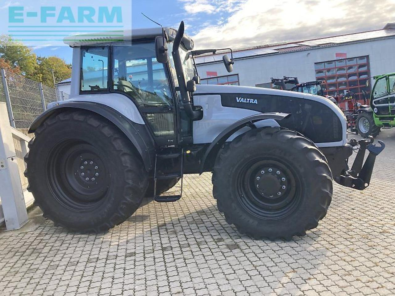 Tracteur agricole Valtra t170: photos 7