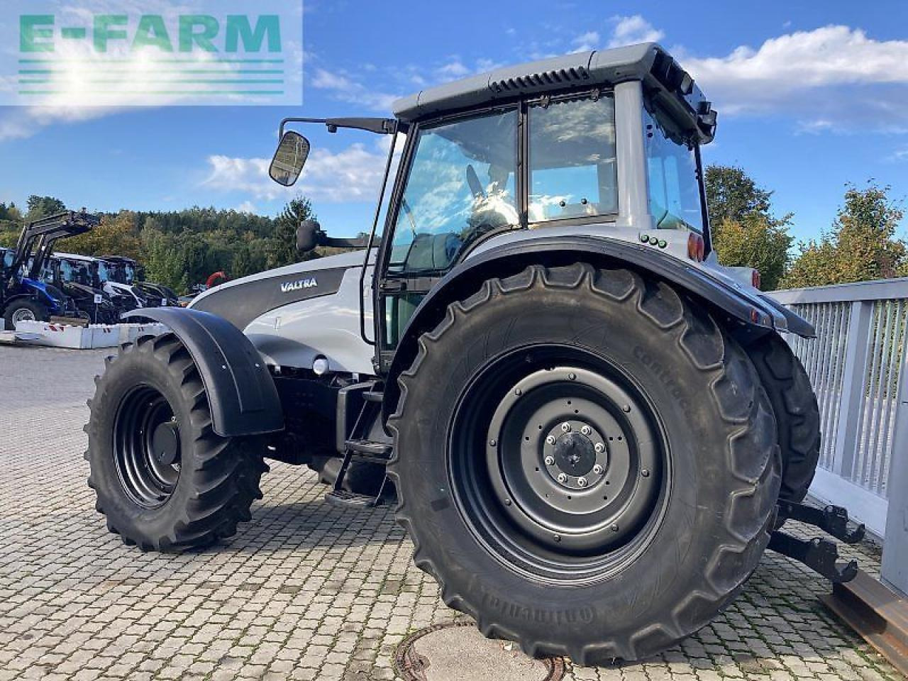 Tracteur agricole Valtra t170: photos 15