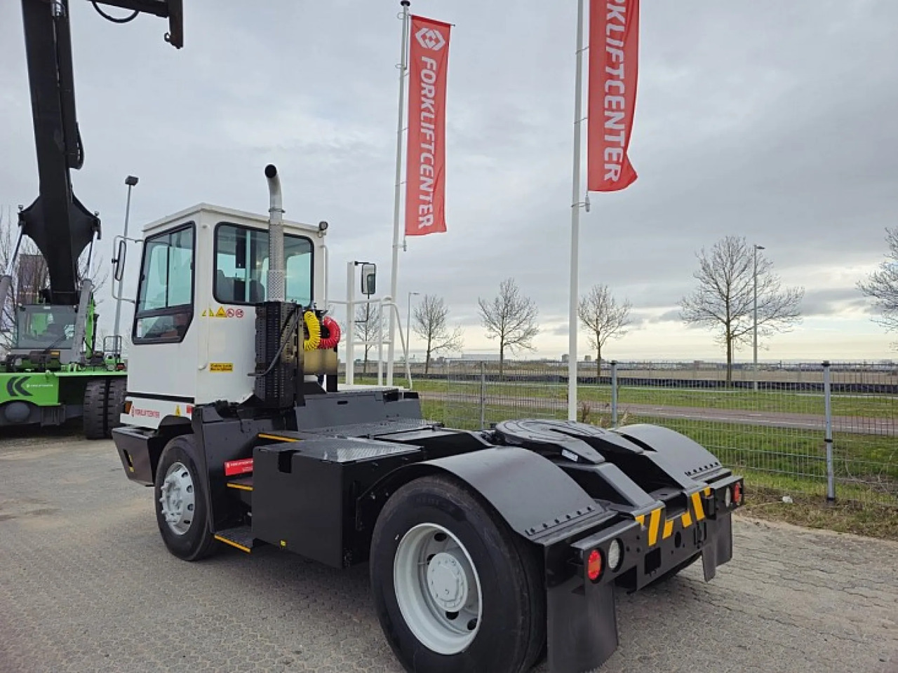 Tracteur portuaire TERBERG - YT220: photos 6