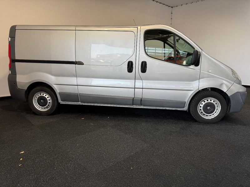 Fourgonnette Renault Trafic Trafic L2H1 T29 2.0 dCi 90 Airco: photos 6