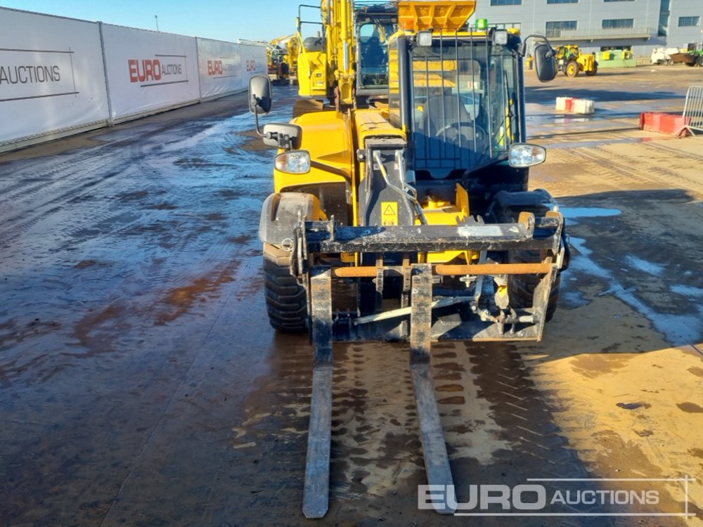 Chariot télescopique 2022 JCB 525-60: photos 8