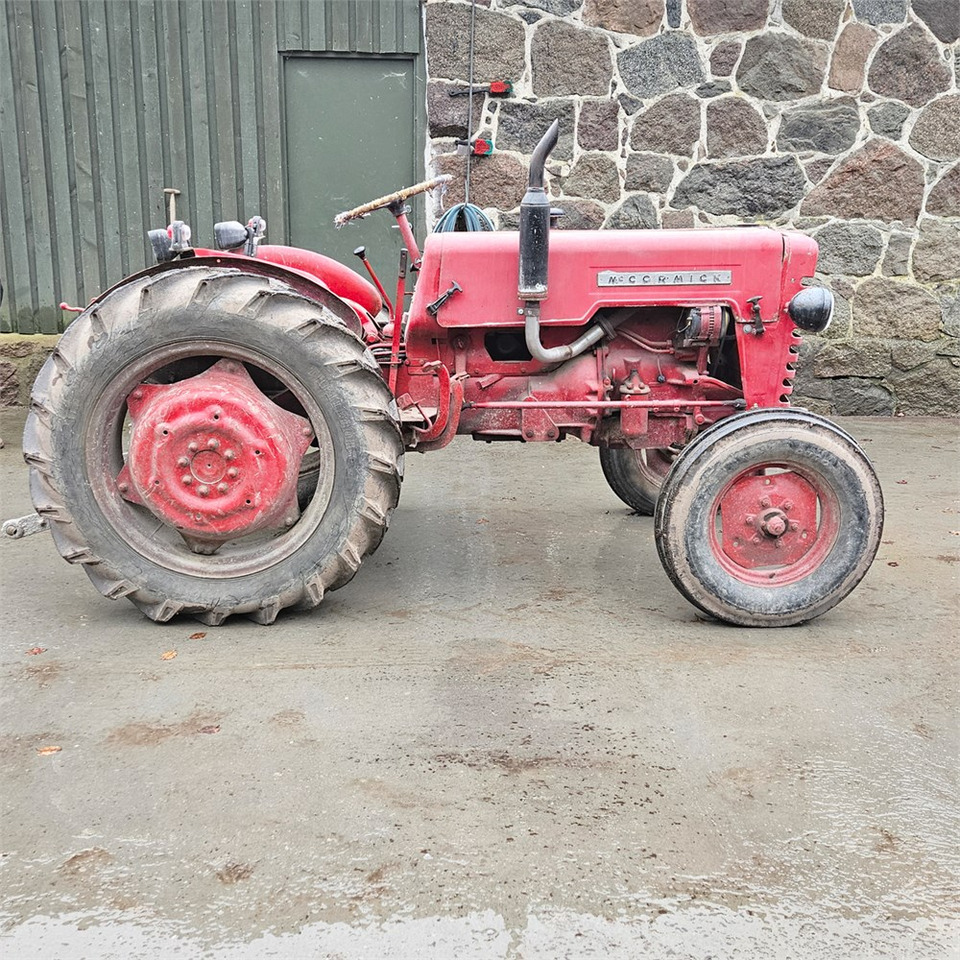 Tracteur agricole McCORMICK D-324 Standard: photos 8