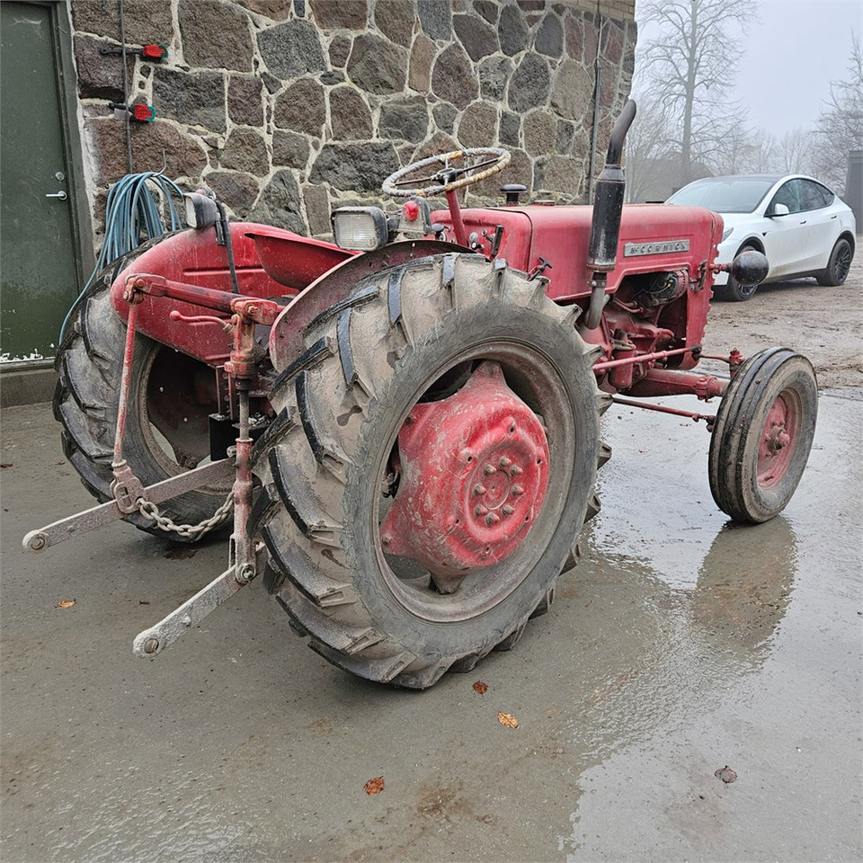 Tracteur agricole McCORMICK D-324 Standard: photos 7