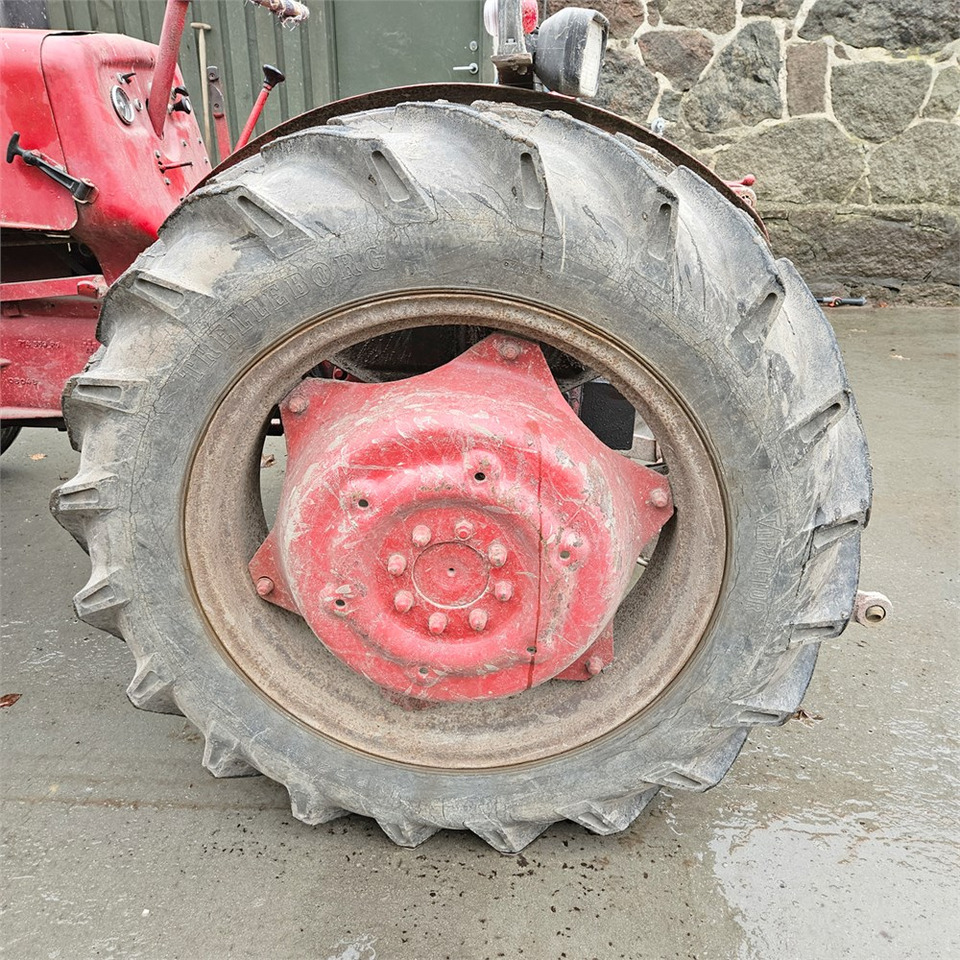 Tracteur agricole McCORMICK D-324 Standard: photos 32